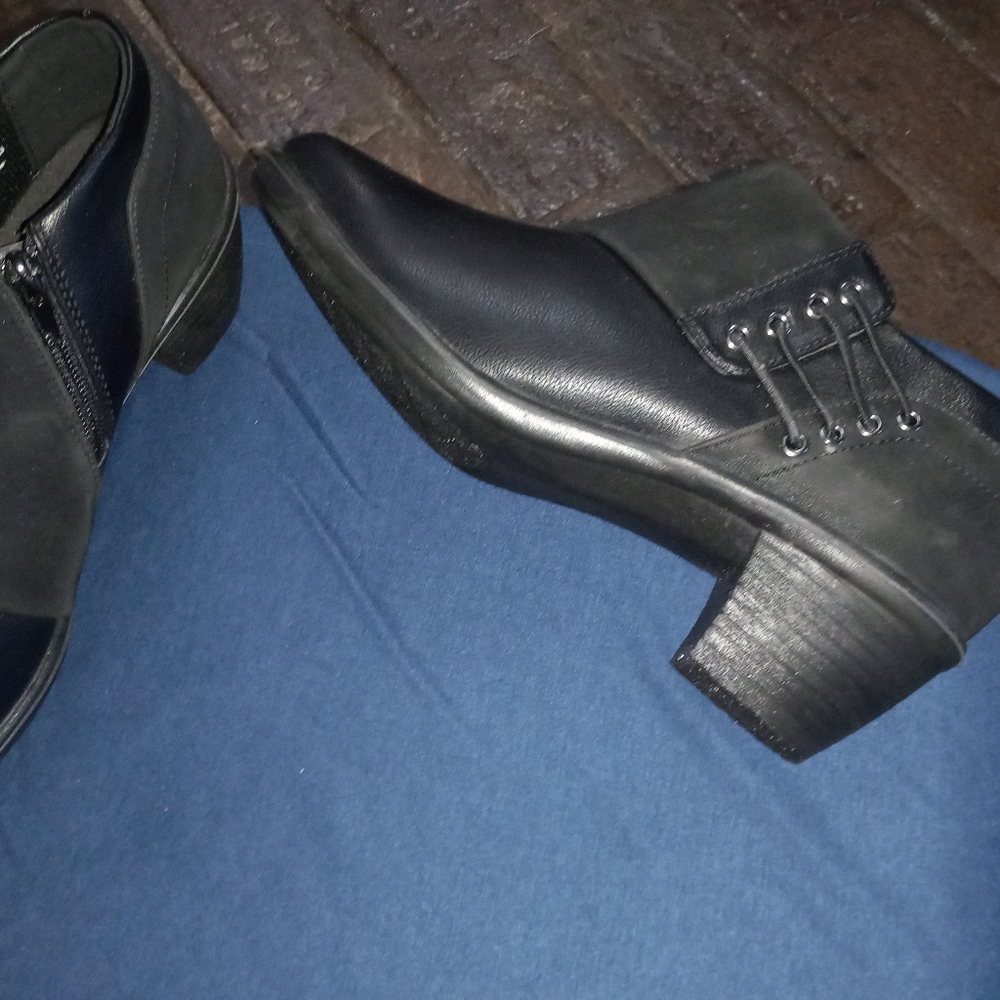 Easy Street Comfort Weave heeled Booties